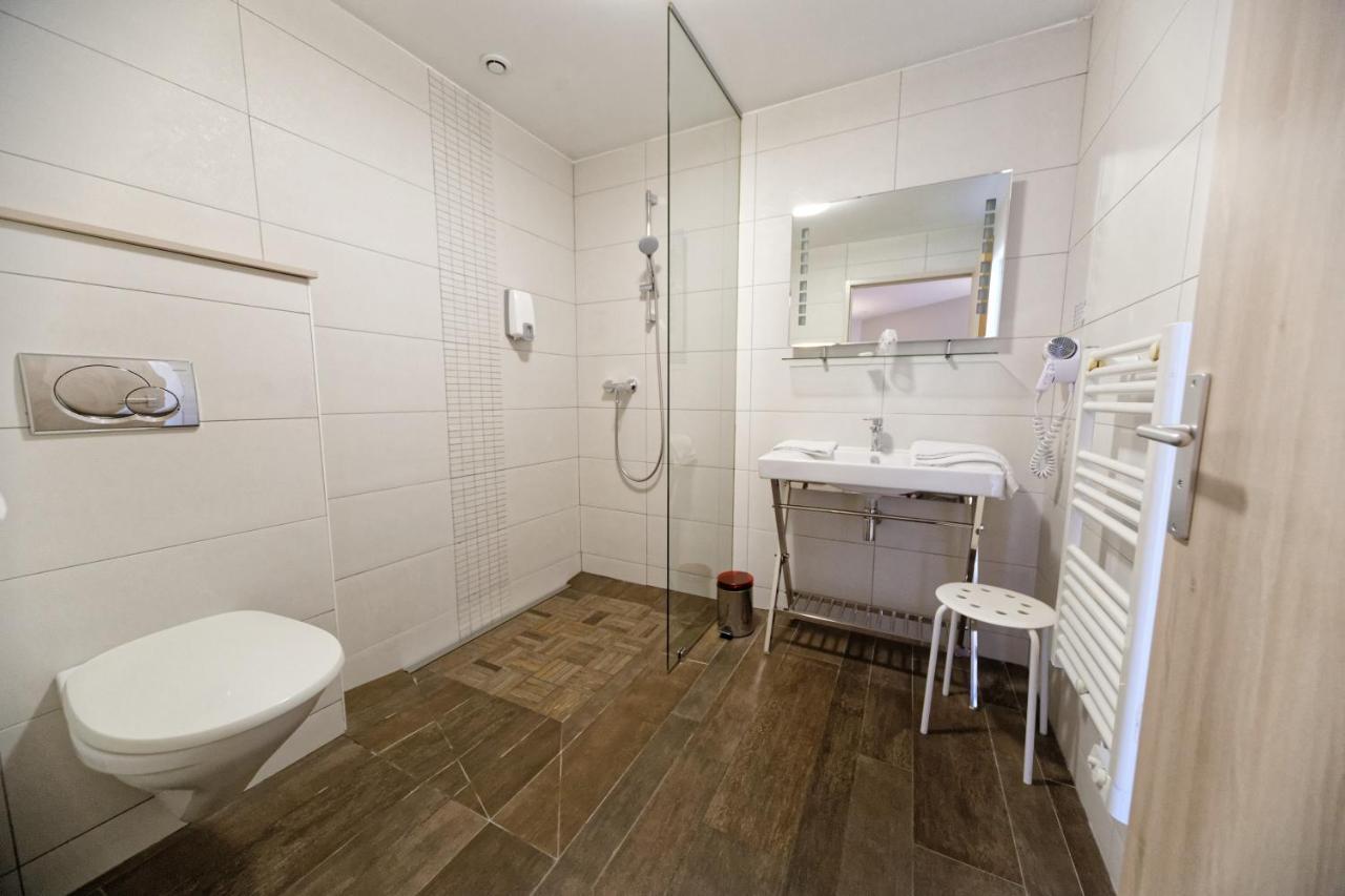 Charme Hotel, Montbeliard Sud 外观 照片