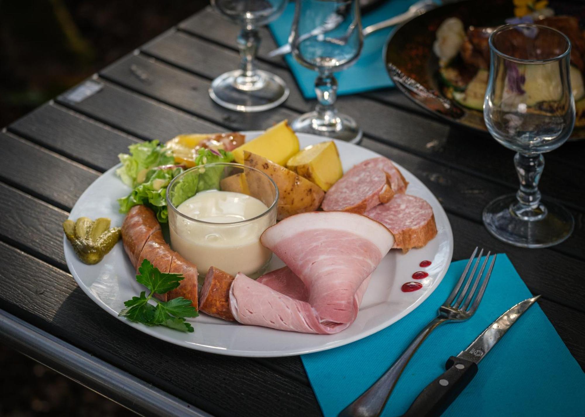 Charme Hotel, Montbeliard Sud 外观 照片